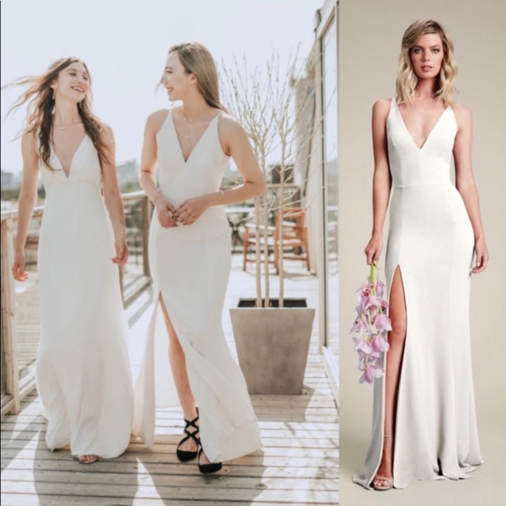DRESS THE POPULATION IRIS CREPE SIDE SLIT GOWN